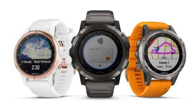 Garmin: i nuovi sportwatch Fenix 5 hanno più autonomia, GPS preciso, e memoria locale a uso musicale