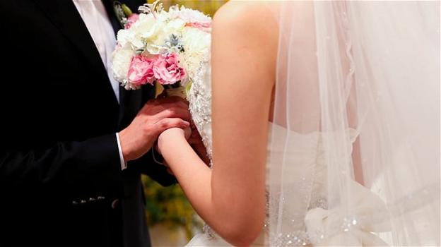 Sudafrica: si presenta al matrimonio dell’amante vestita da sposa e rovina la cerimonia
