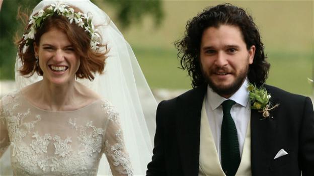 "Game of Thrones": l’attore che interpreta Jon Snow è convolato a nozze con un’attrice della serie tv