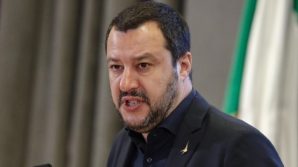 Salvini e i migranti: “L’Italia non è più il campo profughi del mondo”