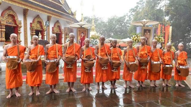 Thailandia: ragazzini salvati diventano monaci