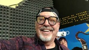 Vasco Rossi in lacrime, alcuni studenti gli hanno fatto una dedica speciale
