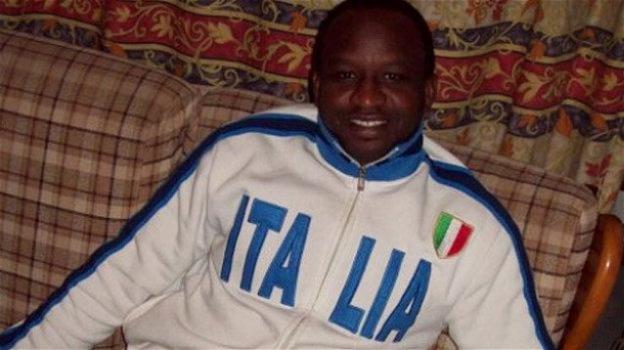 Imprenditore senegalese consiglia ai suoi connazionali di non venire in Italia: "Qui le cose si sono fatte difficili"