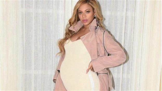 Beyoncé si racconta e svela: "In gravidanza pesavo 100 kg, ho subito un cesareo d’emergenza"