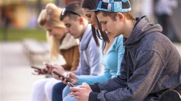 L’ultimo studio sui cellulari: le telefonate danneggiano la memoria degli adolescenti