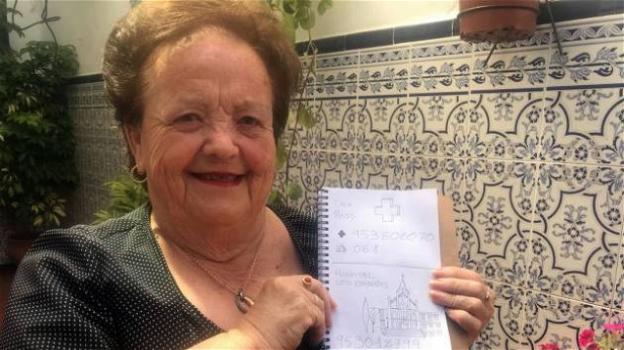 La nonna non sa leggere: il nipote inventa una rubrica telefonica con i suoi disegni