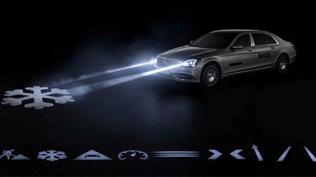 Digital Light: la Mercedes parla con i fari
