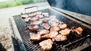 Il fumo del barbecue lo infastidisce, lui uccide il vicino e scappa