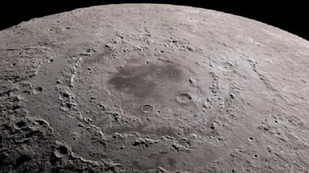 Luna: trovato del ghiaccio sulla superficie lunare