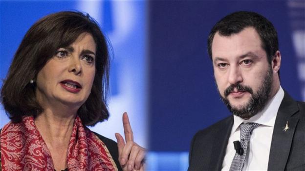 Laura Boldrini inferocita con Salvini sale sulla Diciotti: "Se è un uomo, se lo è ancora, faccia scendere le donne"
