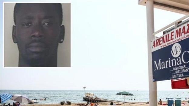 Il clandestino Mohamed, lo stupratore senegalese della 15enne di Jesolo, non può essere espulso: la compagna lo difende