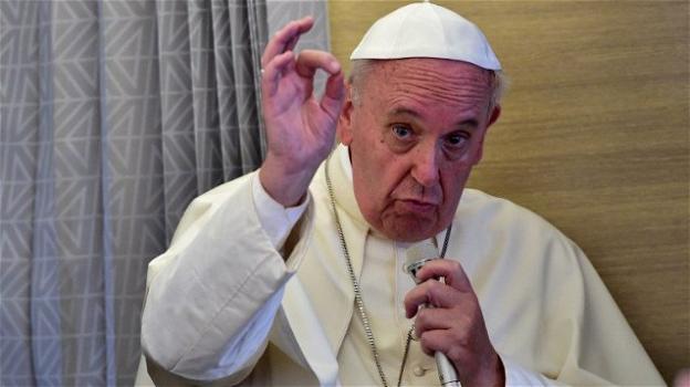 Le parole di Papa Francesco sui gay: "Se si manifesta da bambini, c’è la psichiatria"