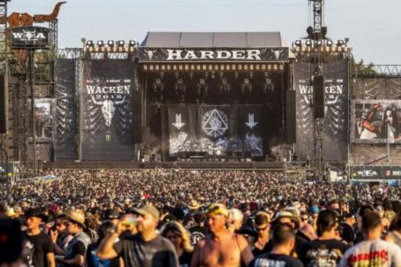 Due anziani scappano dall’ospizio per andare ad un concerto heavy metal