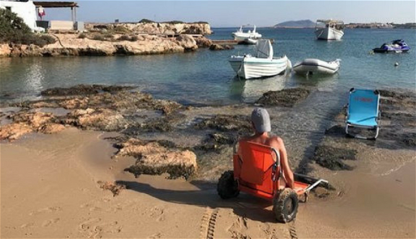 Sardegna, disabile viene derubato della sua speciale sedia a rotelle: l’appello per ritrovarla