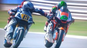 Gp Misano: follia Fenati, tenta di toccare, in corsa, il freno di un avversario