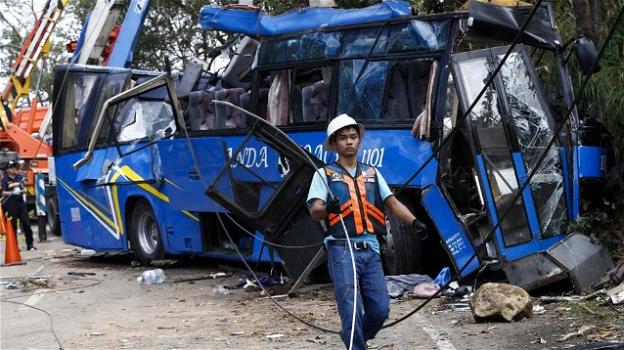 Tragedia nelle Filippine, 14 morti e 24 feriti
