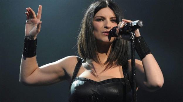 Laura Pausini si sfoga e urla una parolaccia durante un concerto