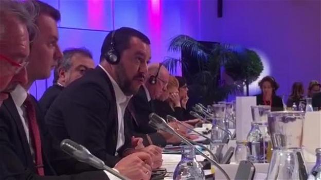 Questione migranti, lite accesa tra il Ministro del Lussemburgo e Salvini: anche voi italiani siete stati migranti