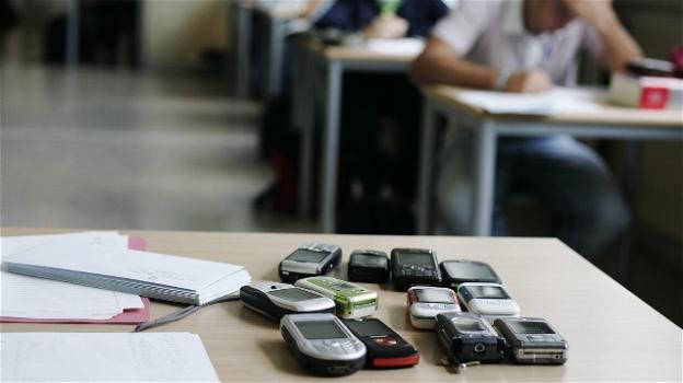 In Italia apre la prima scuola senza cellulare
