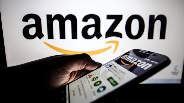 Amazon, dipendenti arrotondano lo stipendio vendendo i dati degli utenti