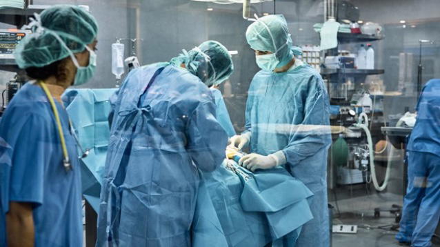 Primo trapianto facciale realizzato in Italia: donna 49enne riceve volta da una 21enne