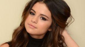 Selena Gomez sta regalando i suoi vestiti su Instagram