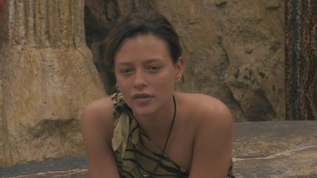 Grande Fratello Vip, Silvia Provvedi attacca Fabrizio Corona: "Non parlo di un uomo così piccolo"