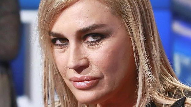 Lory Del Santo, dopo il suicidio del figlio arriva l’allarme del medico: "Potrebbe fare una pazzia"
