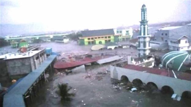 Indonesia: prima il terremoto poi lo tsunami