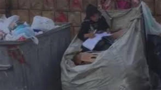 Turchia, la bambina siriana che studiava nei cassonetti dell’immondizia, andrà a scuola
