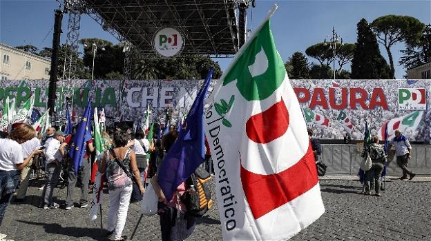 Il Pd scende in piazza a Roma per manifestare contro il governo: "Per lʼItalia che non ha paura"