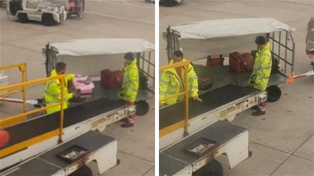 Un passeggero furioso riprende dall’aereo gli addetti ai bagagli: quello che fanno vi farà arrabbiare