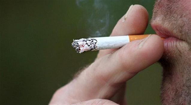 I fumatori hanno più probabilità di ammalarsi di demenza: ecco il risultato di uno studio
