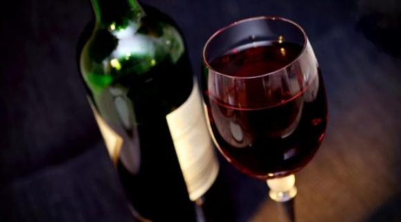 Le persone che amano la birra, il vino e il cioccolato vivono più a lungo: ecco i risultati di una recente ricerca