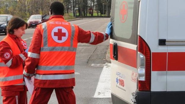 Bergamo, scuola media evacuata dopo malori di gruppo