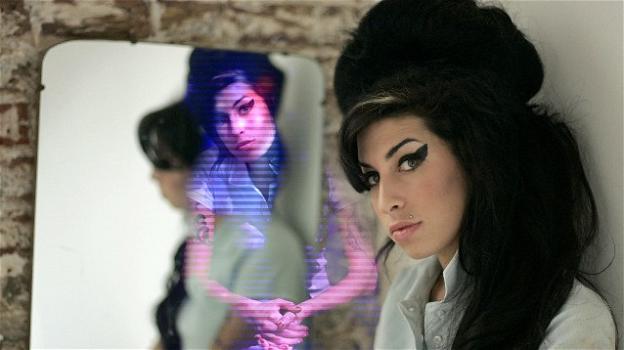Amy Winehouse rivive attraverso un biopic e un tour con ologramma
