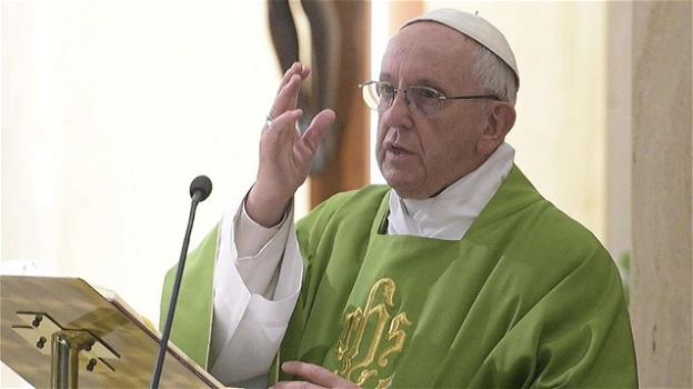 Papa Francesco: a Santa Marta, “I cristiani cadono, ma si rialzano”