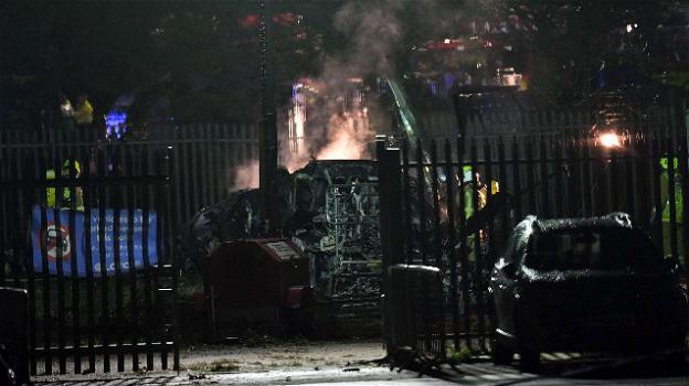 Leicester, si schianta e prende fuoco l’aereo del presidente Vichai Srivaddhanaprabha