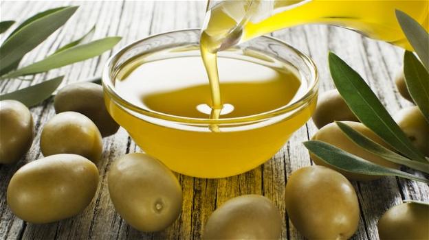 Due cucchiai di olio di oliva al giorno per combattere il tumore al colon