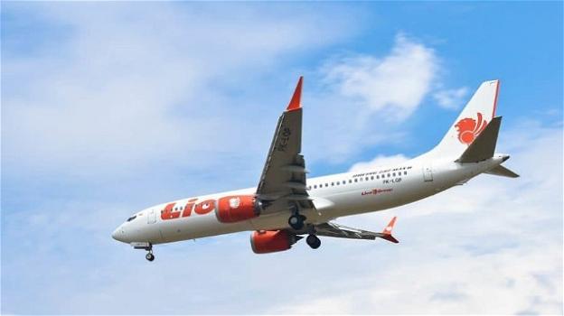 Indonesia, il Boeing 737 della compagnia Lion Air con 189 persone a bordo precipita in mare