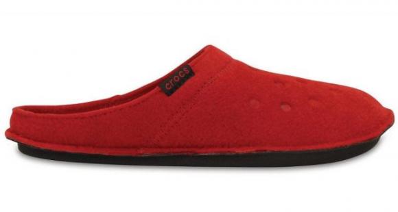 Ami le Crocs? Adesso puoi anche acquistarle in versione “pantofola”