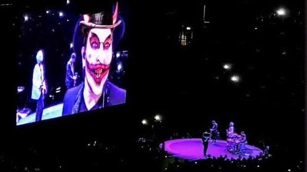 Il concerto degli U2 a Milano, Bono: “Salvini è il diavolo”