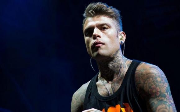 Colpo di scena! Fedez chiude il profilo Instagram: “Perché tutto questo?”