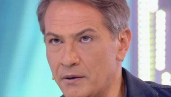 Domenica Live, Lorenzo Crespi spiazza tutti e pubblica sms privati degli autori: “Karina Cascella è pazza”