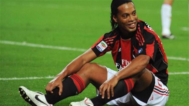 Ronaldinho è caduto in disgrazia: sul conto in banca ha solo 6 euro