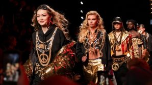 Arriva negli store la collezione di Moschino per HM