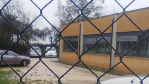 Sardegna, alunni abbassano le tapparelle e aggrediscono l’insegnante