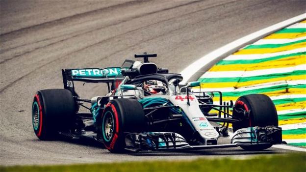 F1, la Mercedes di Hamilton ha rischiato di rompere il motore a metà gara