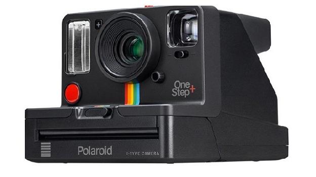 OneStep+: la fotocamera vintage a sviluppo istantaneo con Bluetooth, app, e lente per ritratti