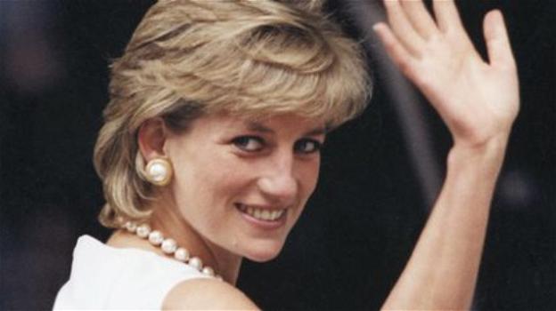 Lady Diana, all’asta lettera inedita ad una fan per consolarla: "Resisti, apparirà la luce in fondo al tunnel"